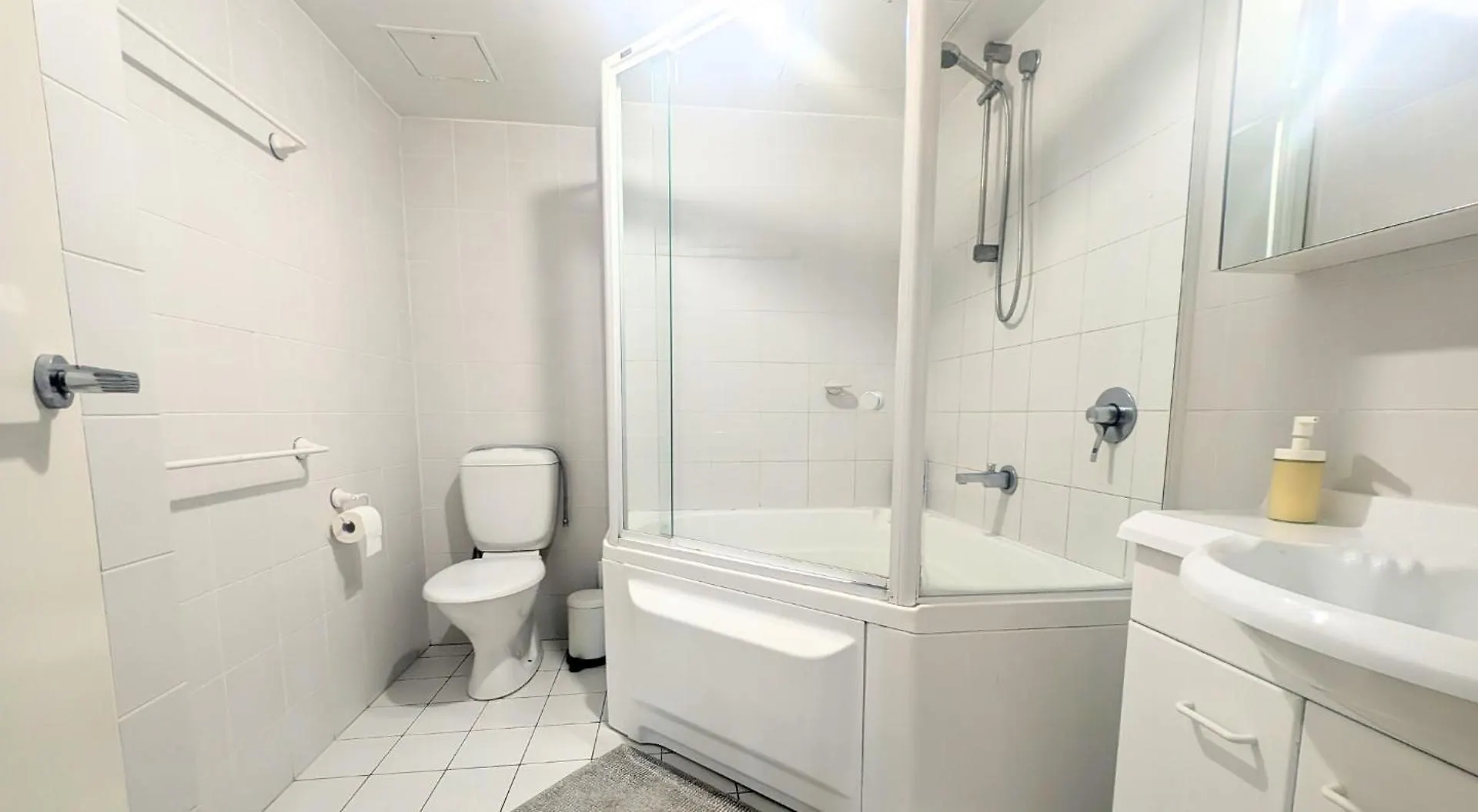 Apartment Dana-Cozy Private Room In Shared Central Apt-Rm 2 Canberra